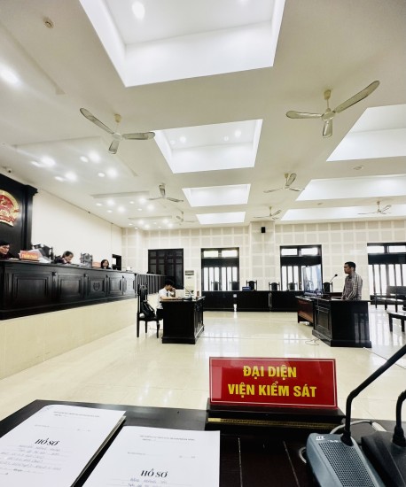 Y án sơ thẩm đối tượng chống người thi hành công vụ