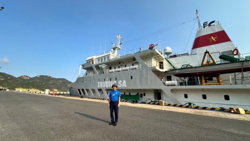 VIỆN TRƯỞNG VIỆN KIỂM SÁT NHÂN DÂN THÀNH PHỐ ĐÀ NẴNG THAM GIA ĐOÀN CÔNG TÁC THĂM, ĐỘNG VIÊN QUÂN DÂN ĐẶC KHU TRƯỜNG SA VÀ NHÀ GIÀN DK-I NĂM 2026